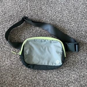 Lululemon Everywhere Belt Bag